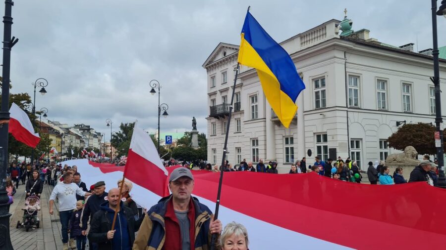 Багатотисячна сімейна хода у Варшаві. Подію привітав президент Анджей Дуда
