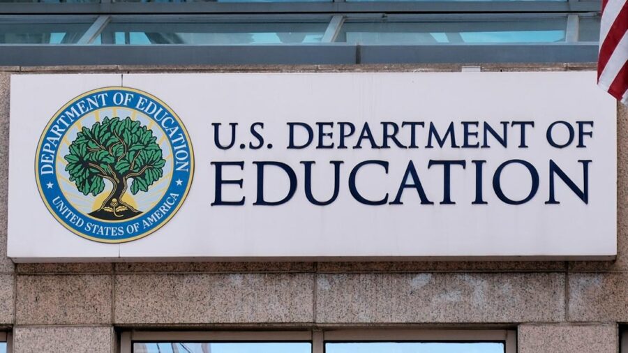 Департамент освіти США відправив в оплачувані відпустки працівників, які відвідували курси з різноманітності та інклюзивності